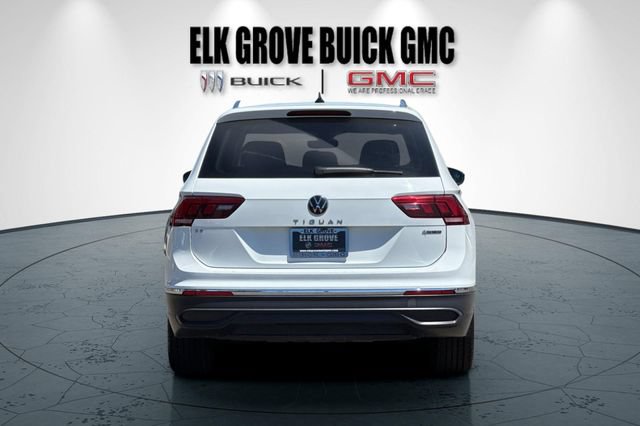 Used 2024 Volkswagen Tiguan SE AWD/4WD image 5