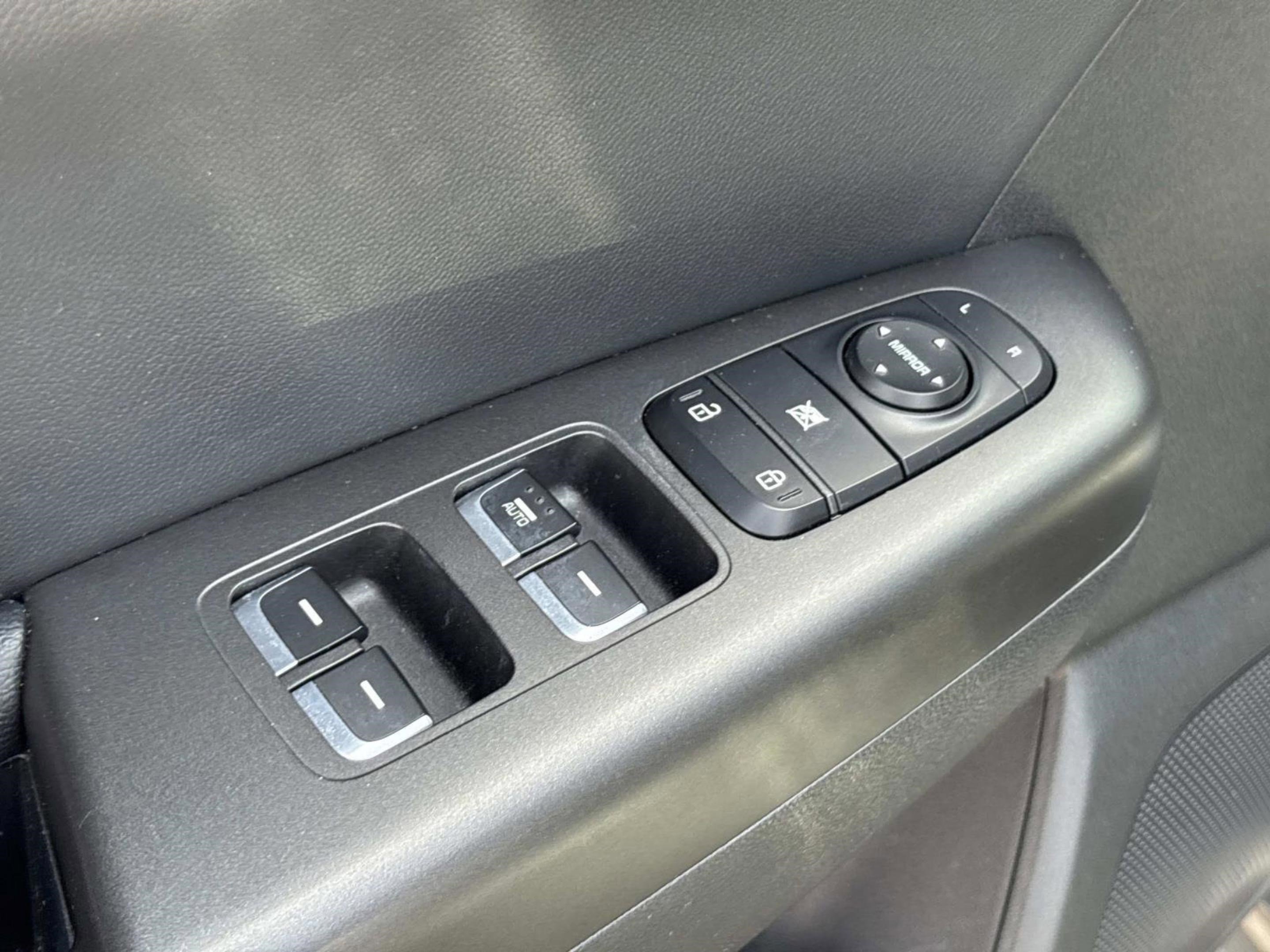 Used 2017 Kia Sportage EX image 25