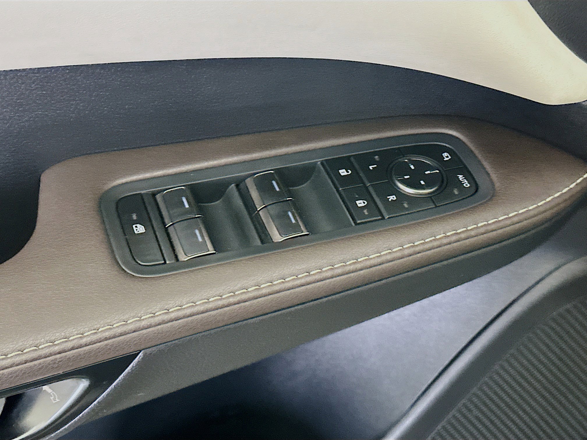 Used 2024 Lexus RX 350 Premium w/ Accessory Package (Z1) image 15