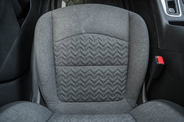 Used 2023 Chevrolet Equinox LT image 38