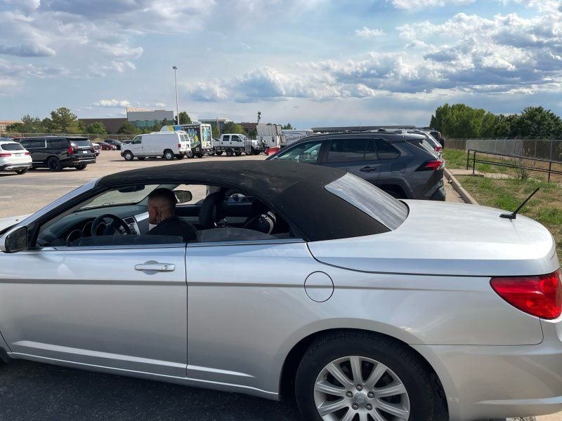 Used 2010 Chrysler Sebring Touring image 6