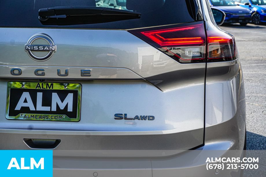 Used 2024 Nissan Rogue SL AWD/4WD image 12