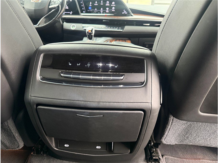 Used 2021 Cadillac Escalade Luxury AWD/4WD image 34