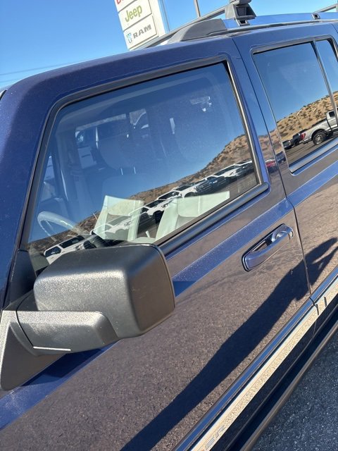 Used 2006 Jeep Commander Limited image 45