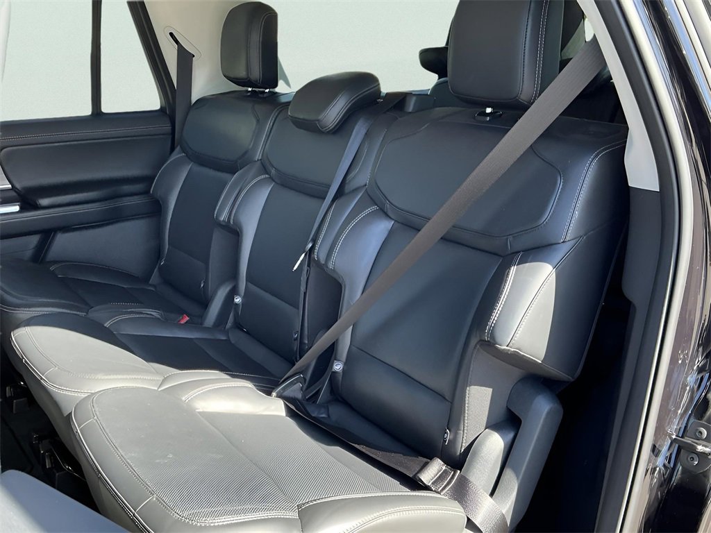 Certified 2025 Ford Expedition Max Platinum image 28