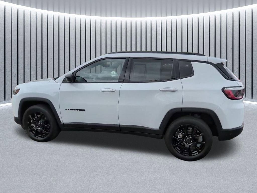 Used 2025 Jeep Compass Latitude w/ Altitude Special Edition AWD/4WD image 12