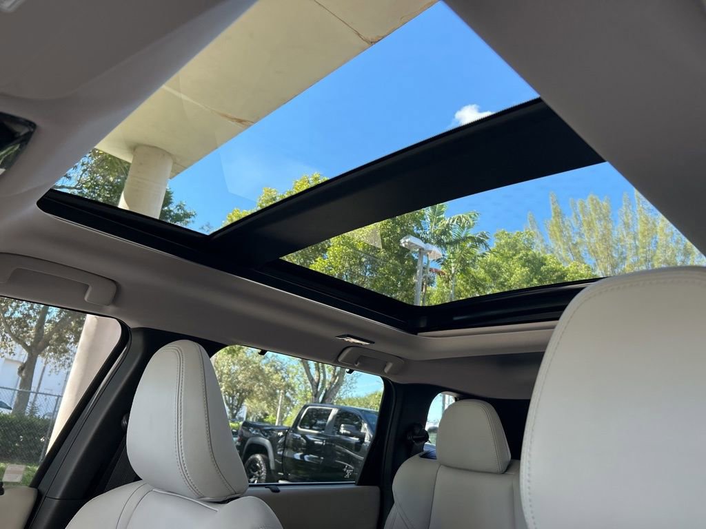 New 2025 Mitsubishi Outlander SEL image 17