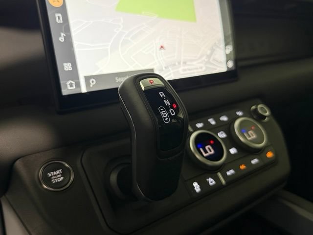 Used 2025 Land Rover Defender 110 X-Dynamic SE AWD/4WD image 20