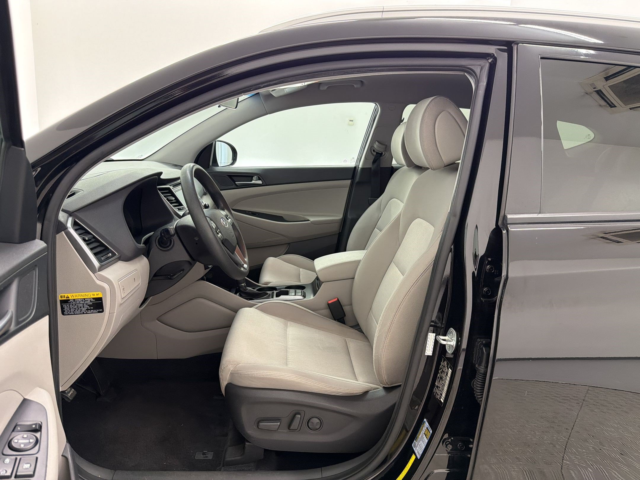 Used 2016 Hyundai Tucson SE w/ Option Group 02 FWD image 5