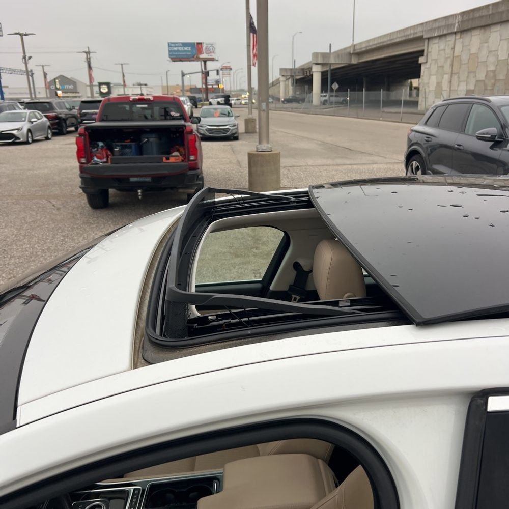 Used 2016 Jaguar XF Prestige image 11