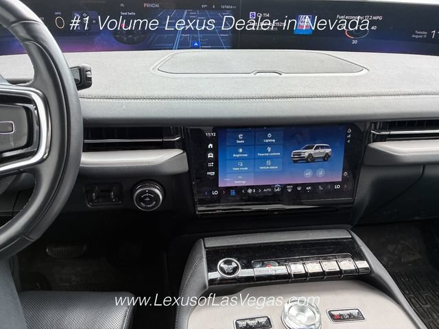 Used 2026 Lincoln Navigator Reserve w/ Jet Appearance Package AWD/4WD image 6