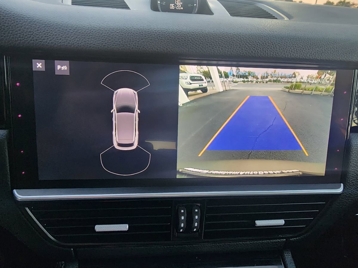 Used 2021 Porsche Cayenne image 24