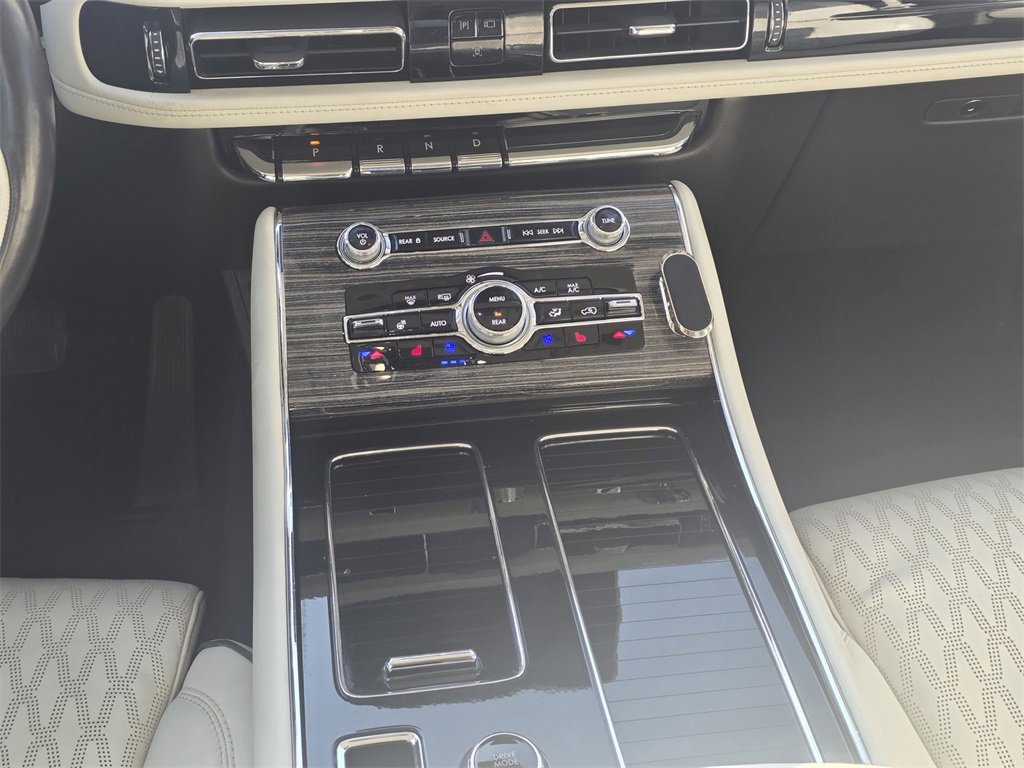 Used 2023 Lincoln Aviator Black Label image 18