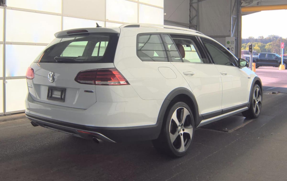 Used 2019 Volkswagen Golf Alltrack SE AWD/4WD image 3