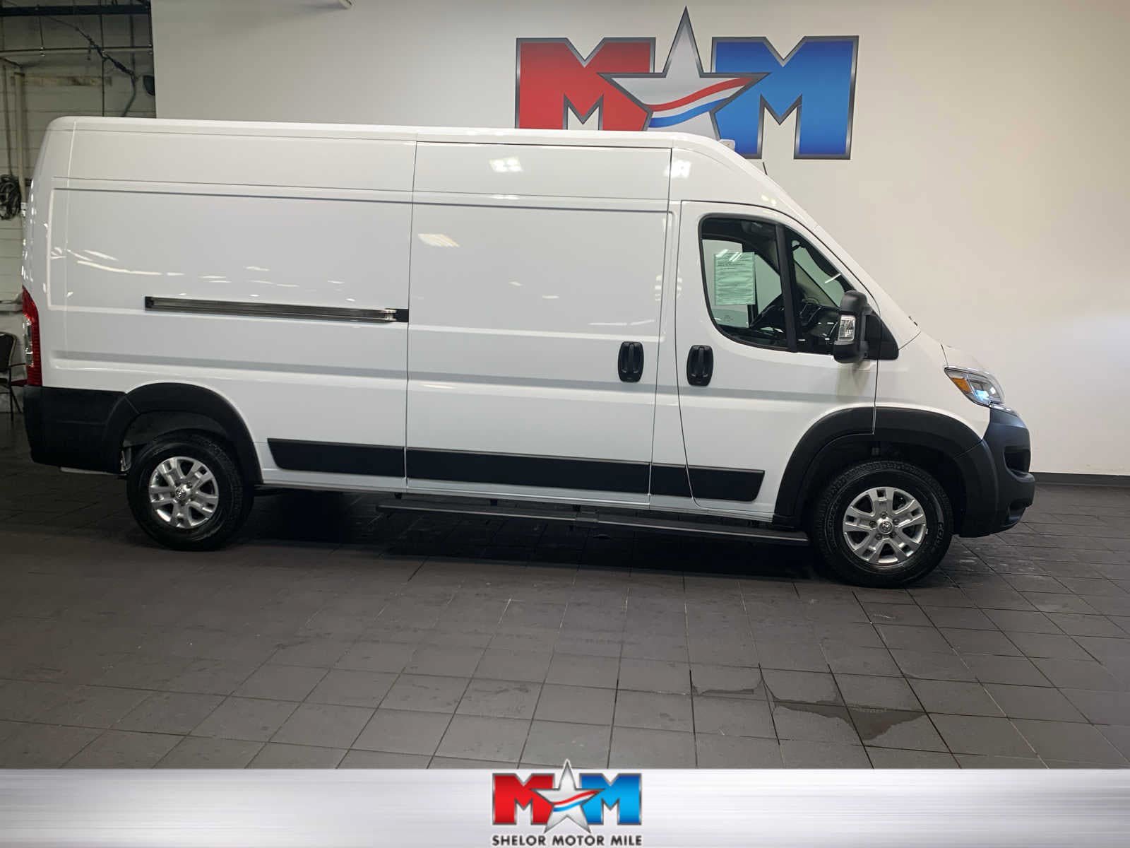Used 2024 RAM ProMaster 2500 w/ Quick Order Package 22G SLT FWD image 1