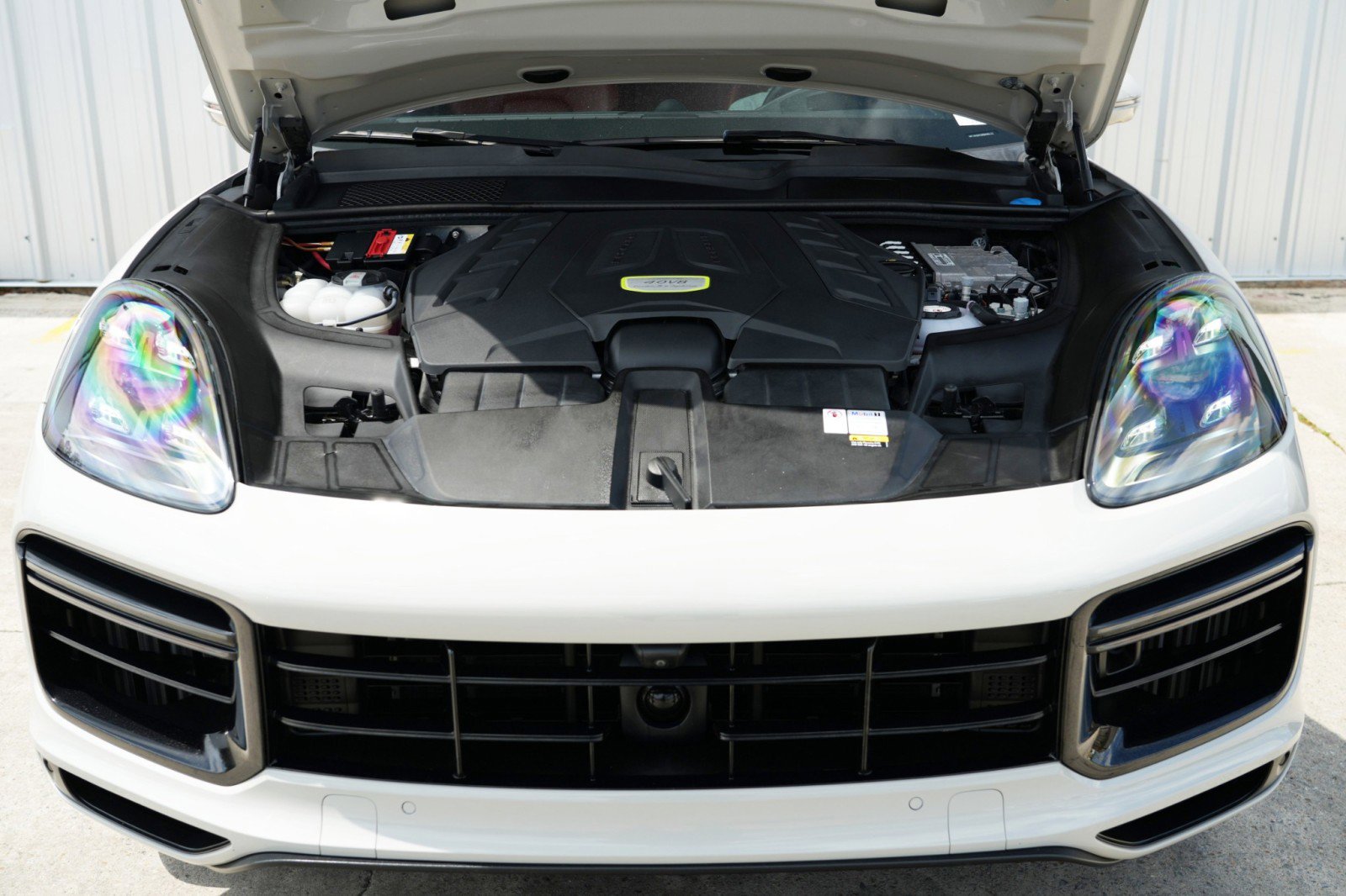 Used 2022 Porsche Cayenne Turbo S w/ Assistance Package image 8