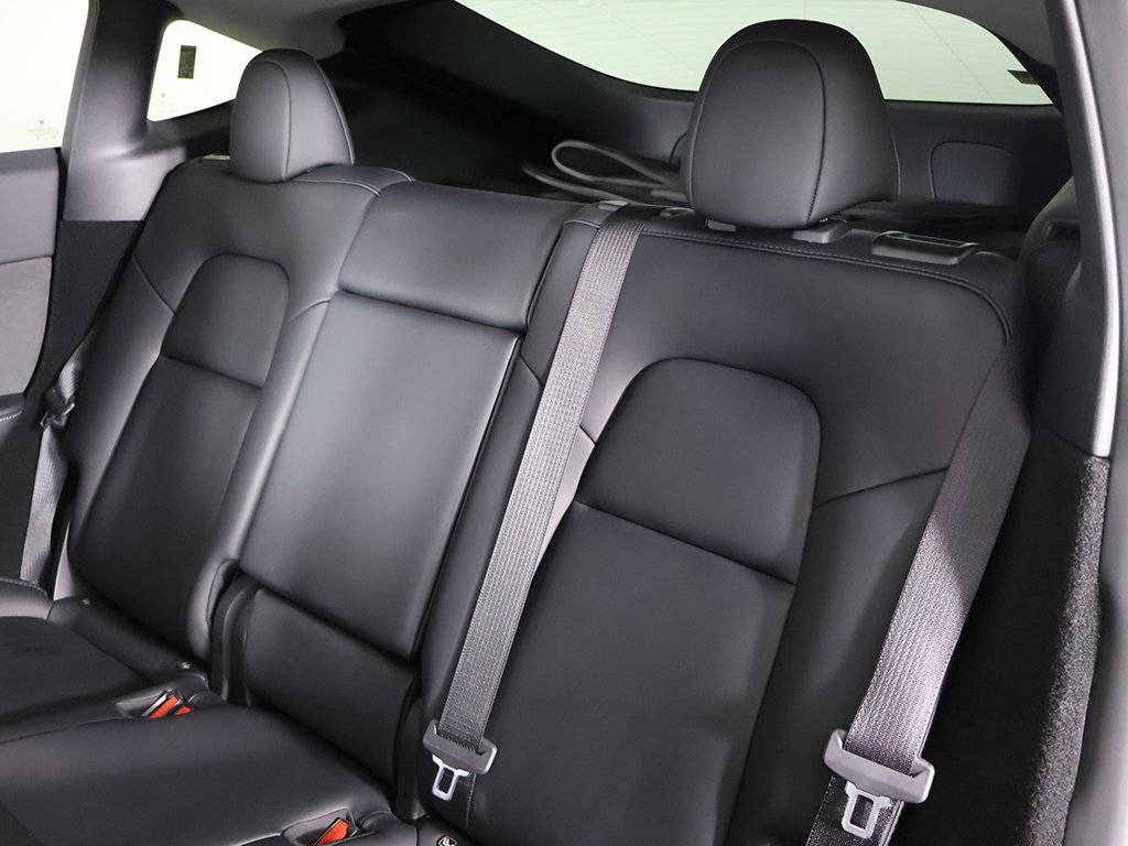 Used 2023 Tesla Model Y Long Range image 33