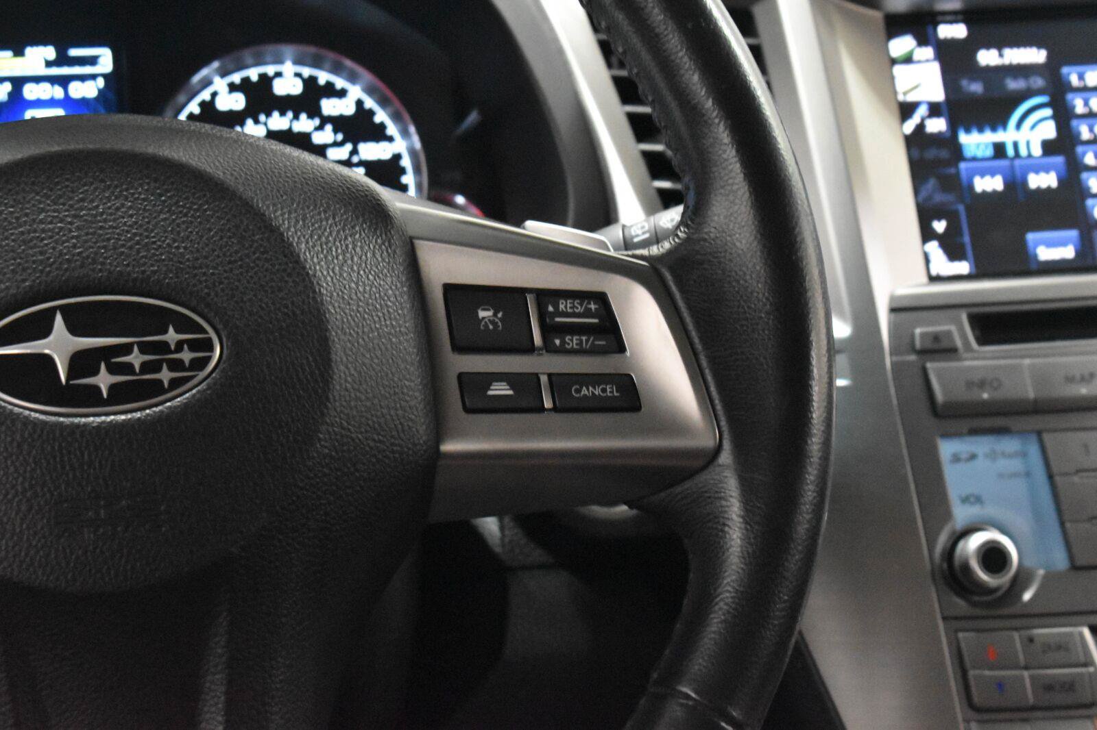 Used 2014 Subaru Outback 2.5i Limited AWD/4WD image 9