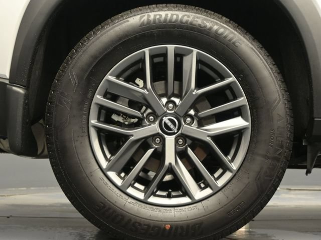 Certified 2025 Nissan Rogue S FWD image 9