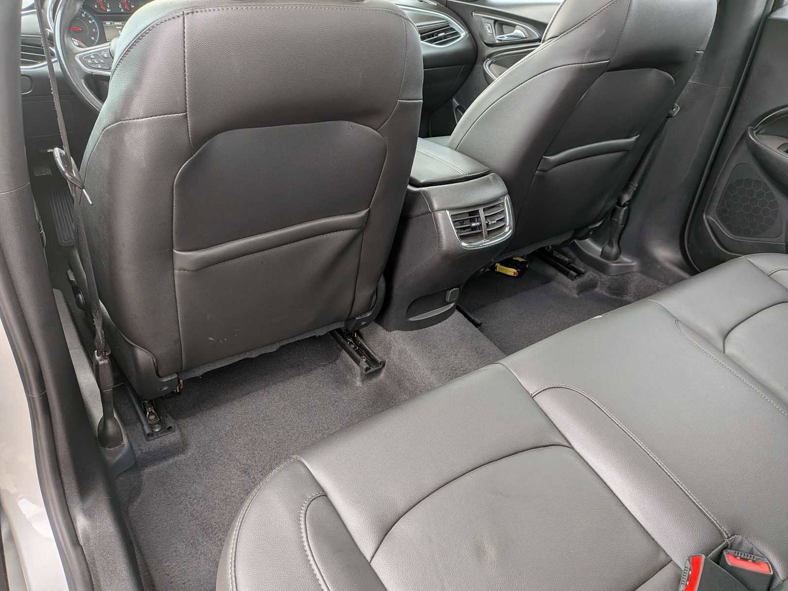 Used 2020 Chevrolet Malibu LT w/ Leather Package image 18