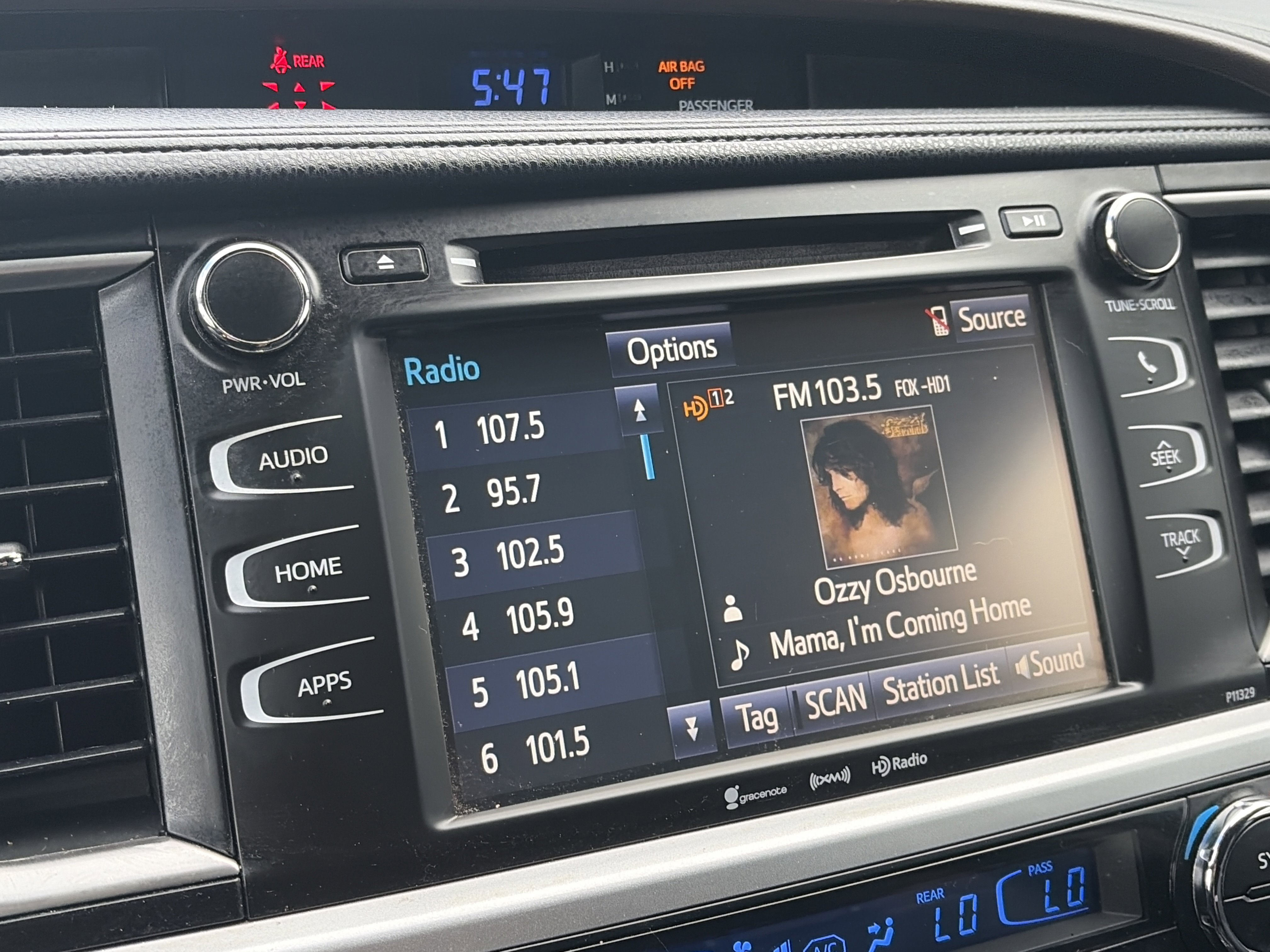 Used 2018 Toyota Highlander Plus AWD/4WD image 22