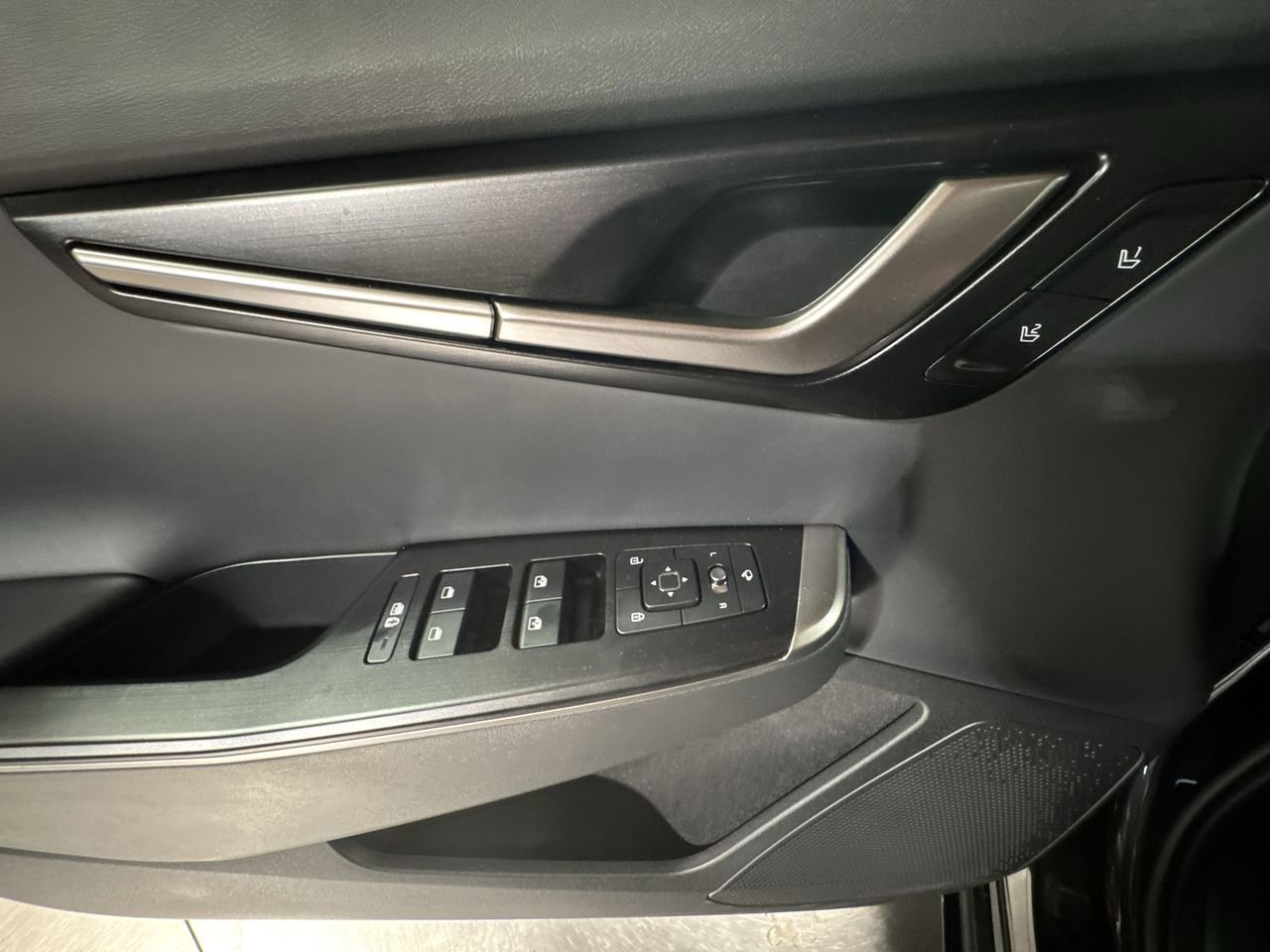 New 2025 Kia EV6 Wind image 19