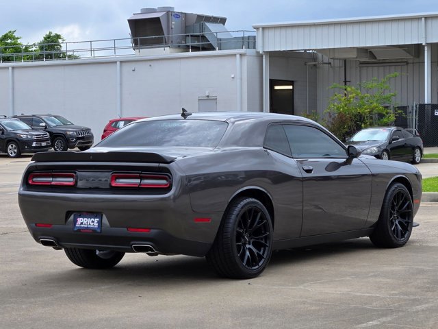 Used 2020 Dodge Challenger SXT w/ Blacktop Package image 5