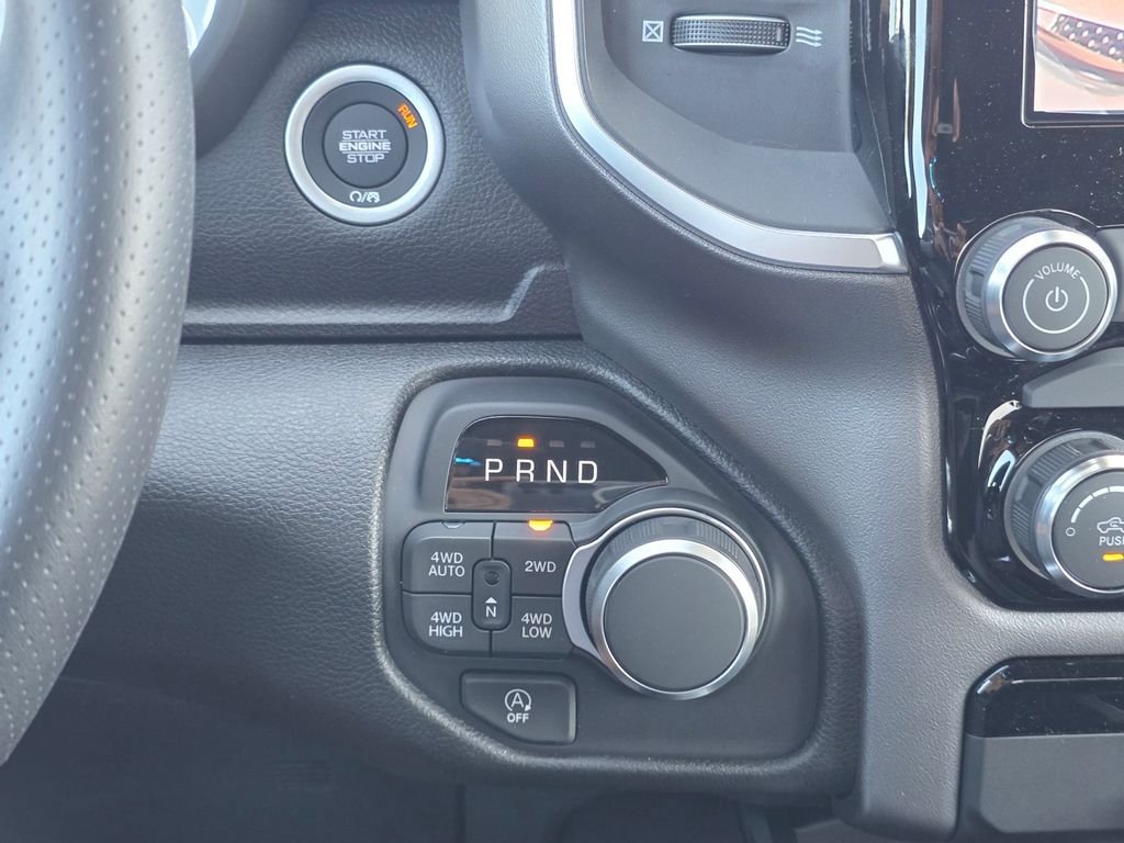 New 2026 RAM 1500 4x4 Crew Cab image 18