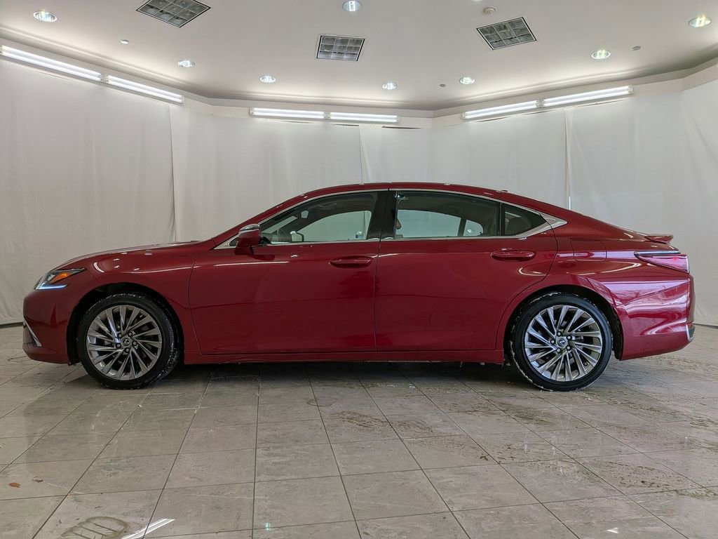 Certified 2024 Lexus ES 300h Ultra Luxury w/ Accessory Package (Z2) image 5