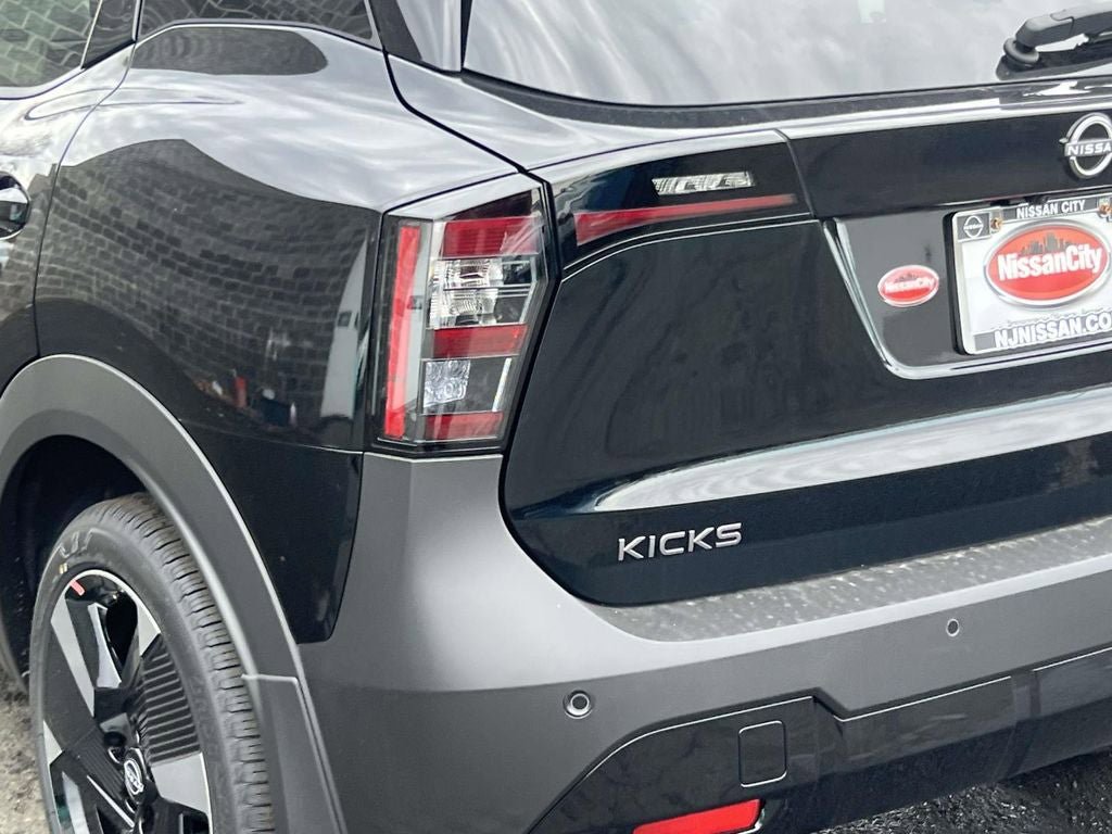 New 2026 Nissan Kicks SR w/ Illumination Package AWD/4WD image 9
