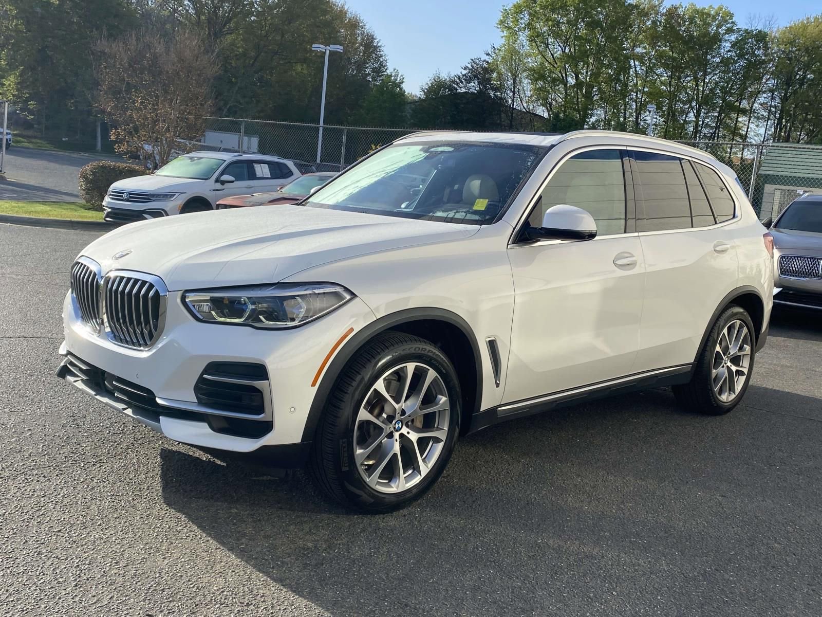 Used 2022 BMW X5 sDrive40i w/ Executive Package image 3