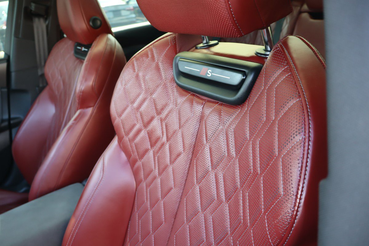 Used 2025 Audi S6 e-tron Prestige AWD/4WD image 19