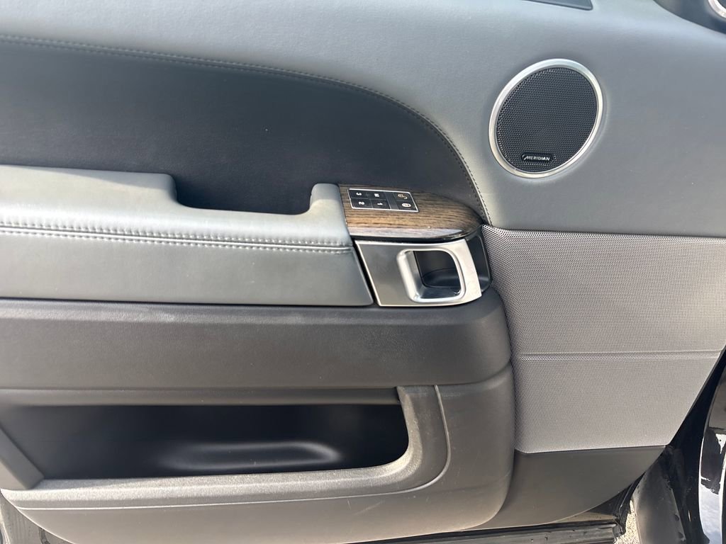 Used 2014 Land Rover Range Rover Sport HSE image 13