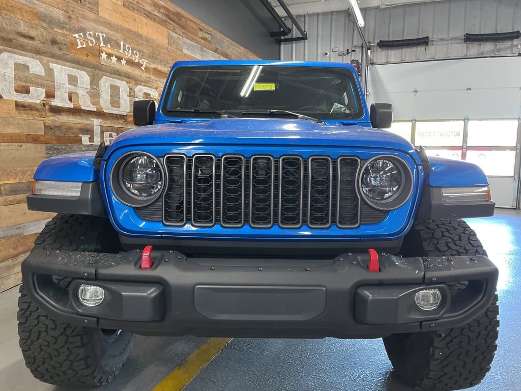 Used 2025 Jeep Wrangler Unlimited Rubicon AWD/4WD image 13
