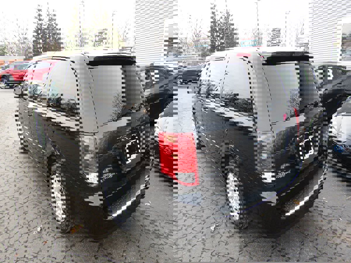 Used 2017 Dodge Grand Caravan SE w/ Power Window Group image 3