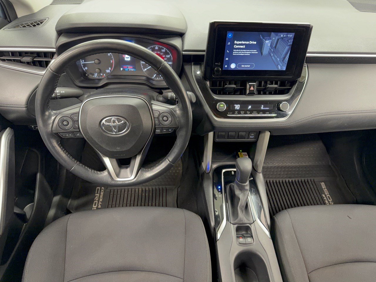 Used 2023 Toyota Corolla Cross LE AWD/4WD image 17