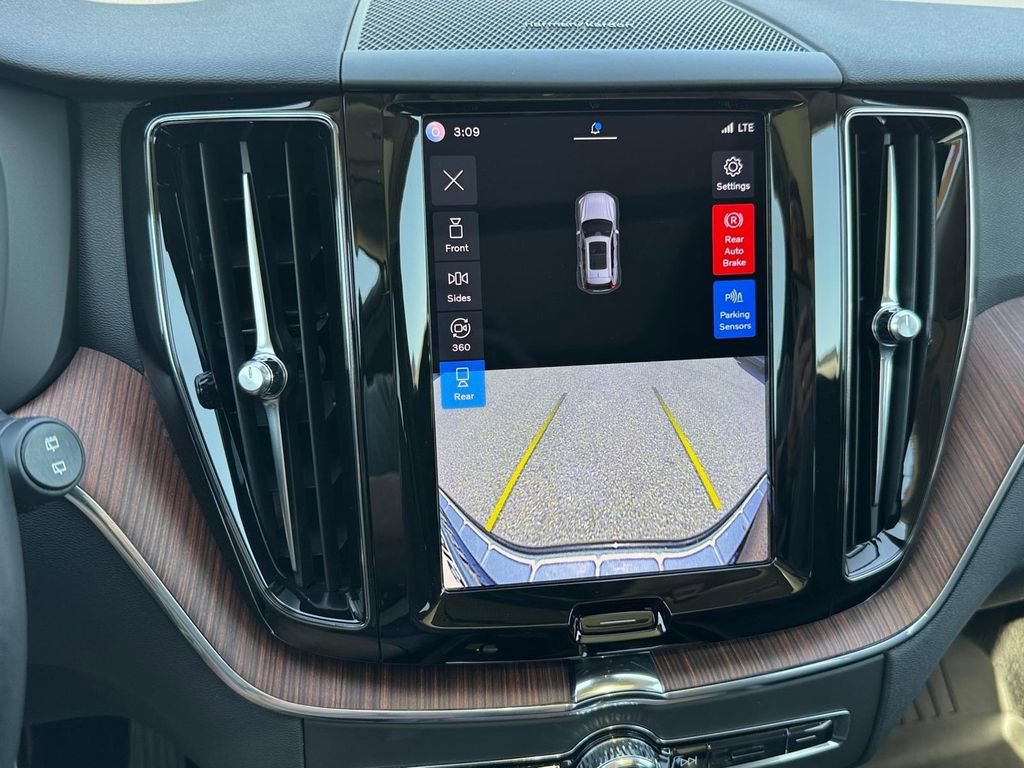 Certified 2023 Volvo XC60 B5 Plus w/ Climate Package AWD/4WD image 20