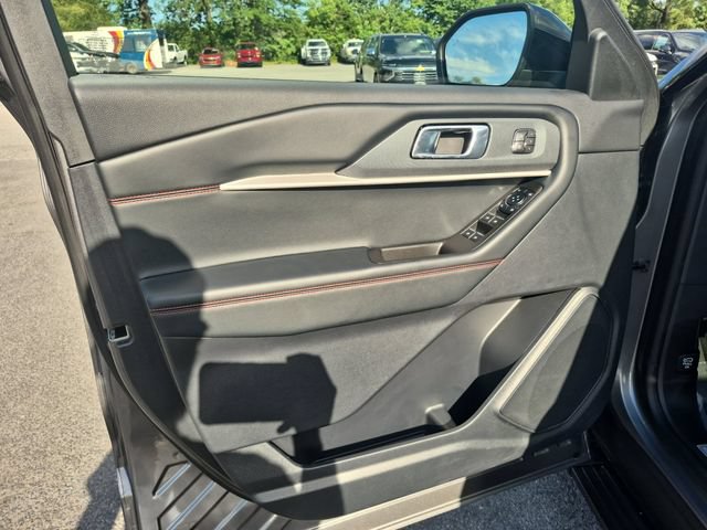 Used 2025 Ford Explorer ST-Line w/ Premium Package AWD/4WD image 11