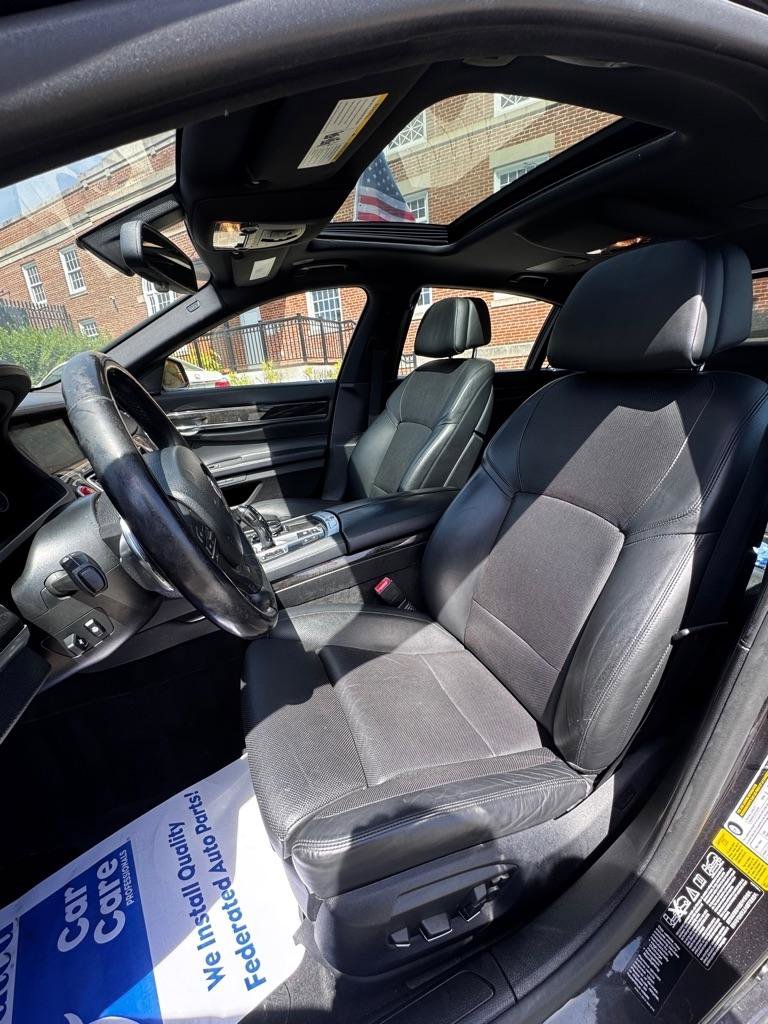 Used 2014 BMW 750Li xDrive AWD/4WD image 9