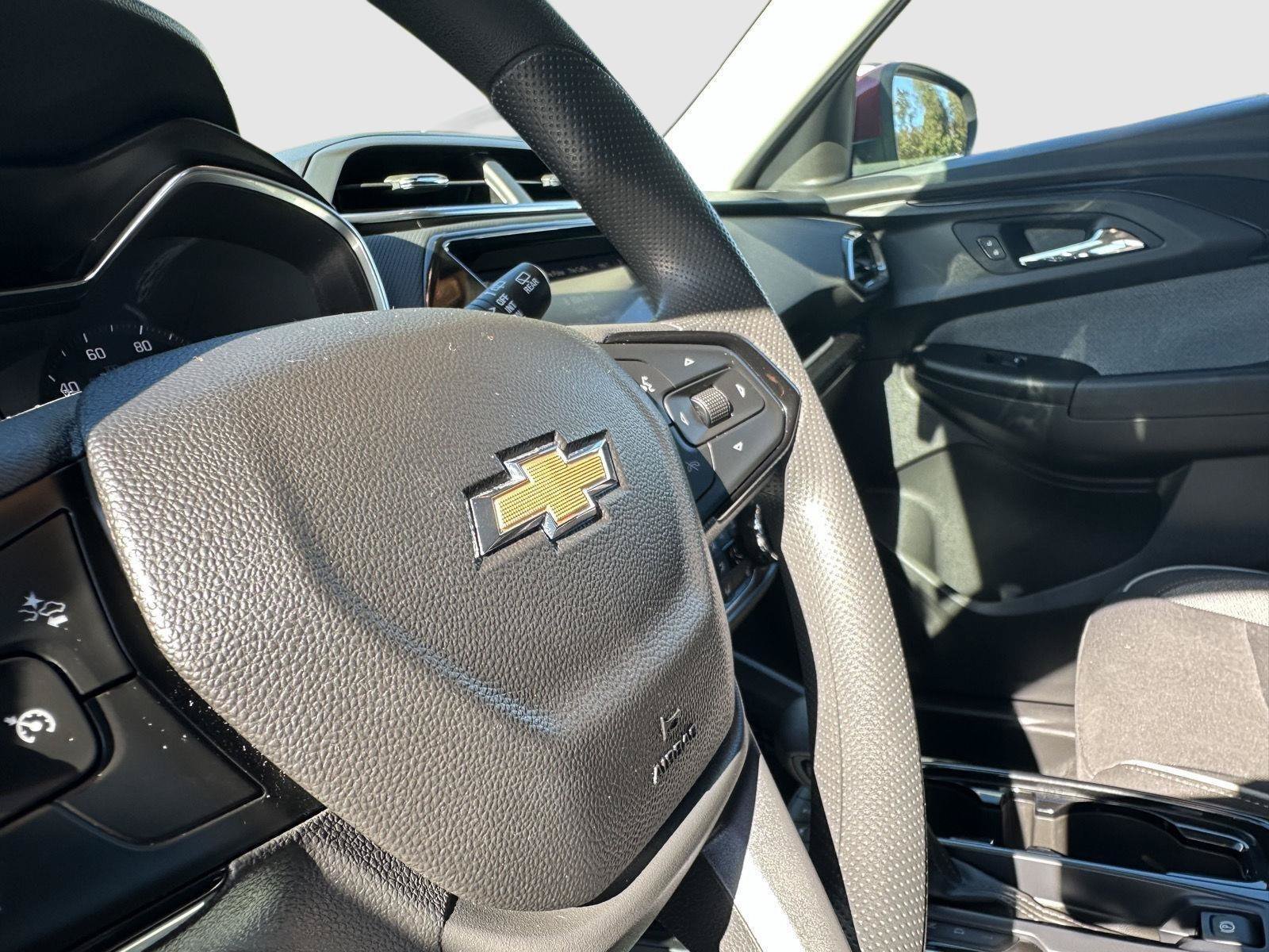 Used 2021 Chevrolet TrailBlazer LT w/ Convenience Package AWD/4WD image 39