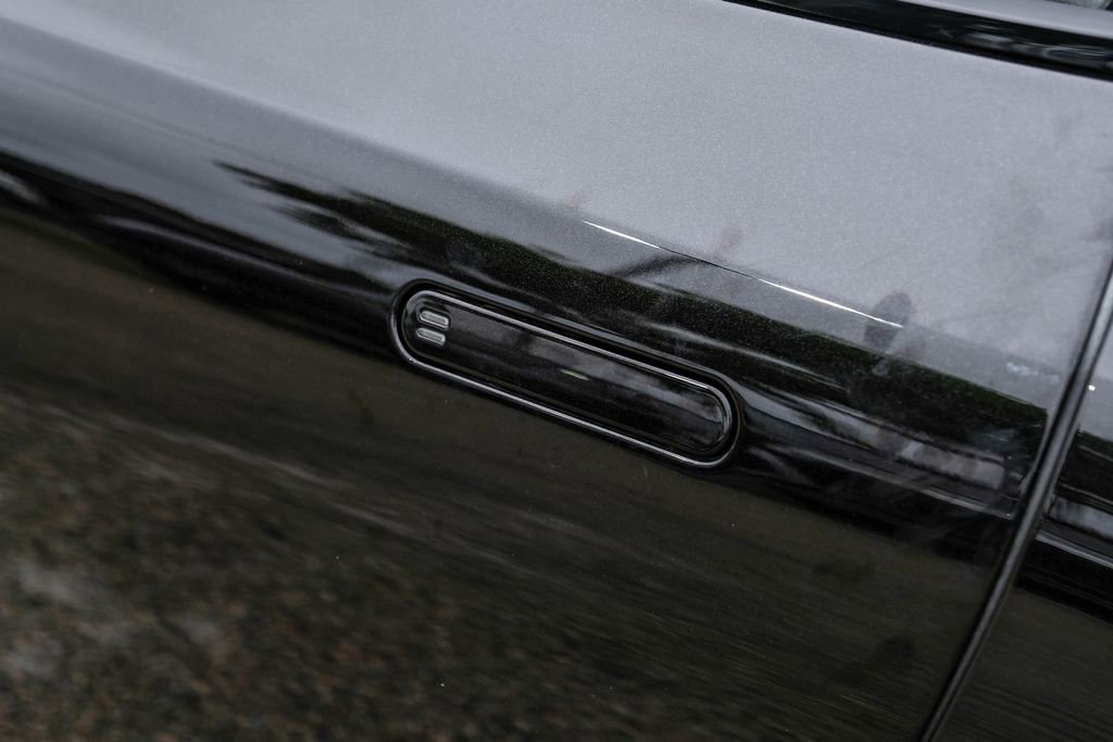 Used 2020 Aston Martin DB11 Coupe RWD image 44