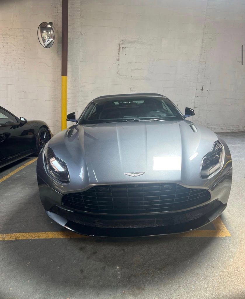 Used 2019 Aston Martin DB11 Volante RWD image 4