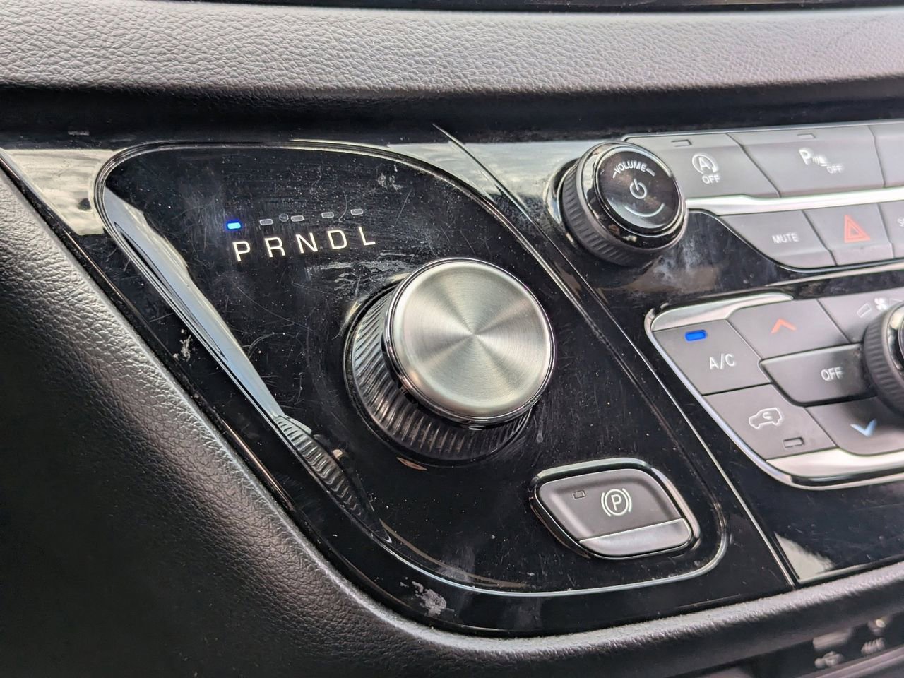 Used 2020 Chrysler Pacifica Touring w/ S Appearance Package FWD image 27