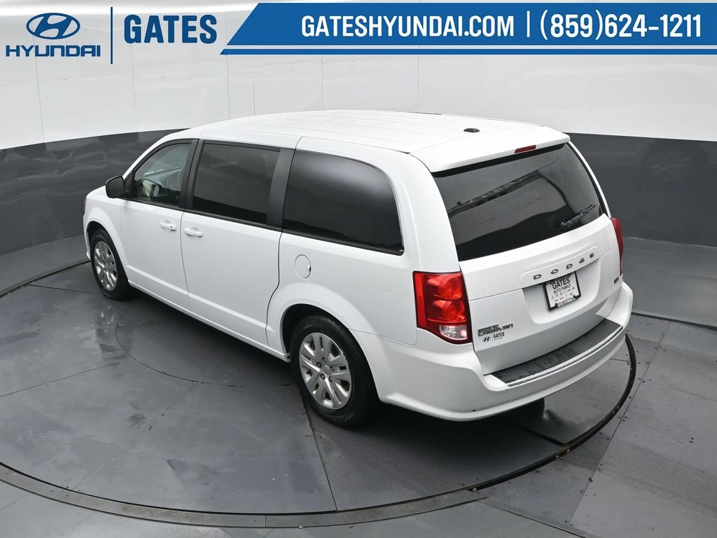 Used 2018 Dodge Grand Caravan SE w/ UConnect Hands-Free Group image 25