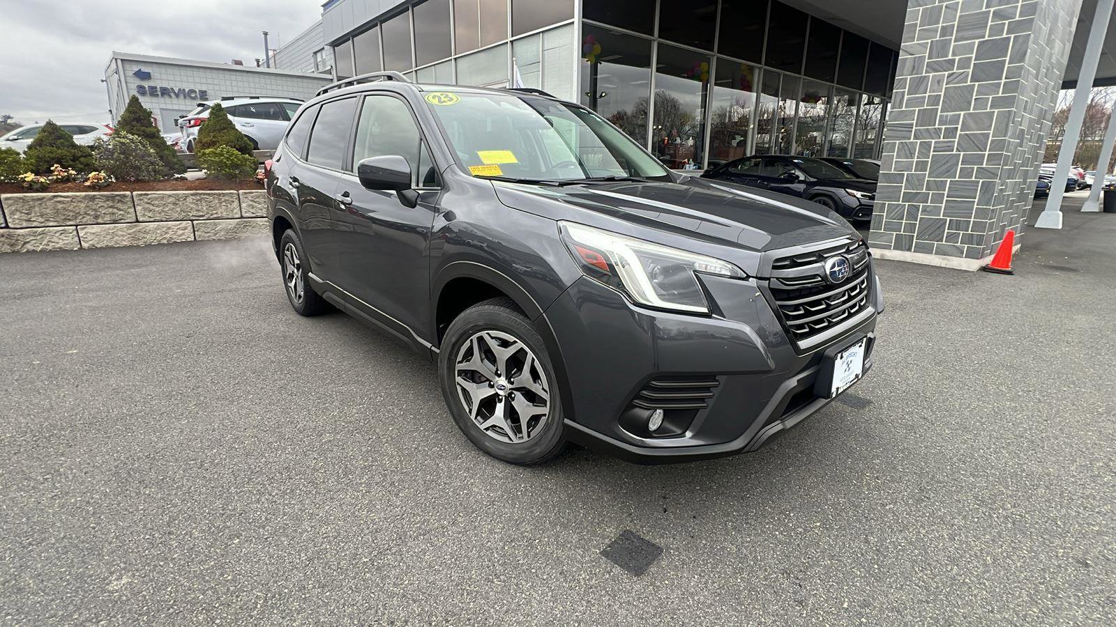 Used 2023 Subaru Forester Premium AWD/4WD image 1