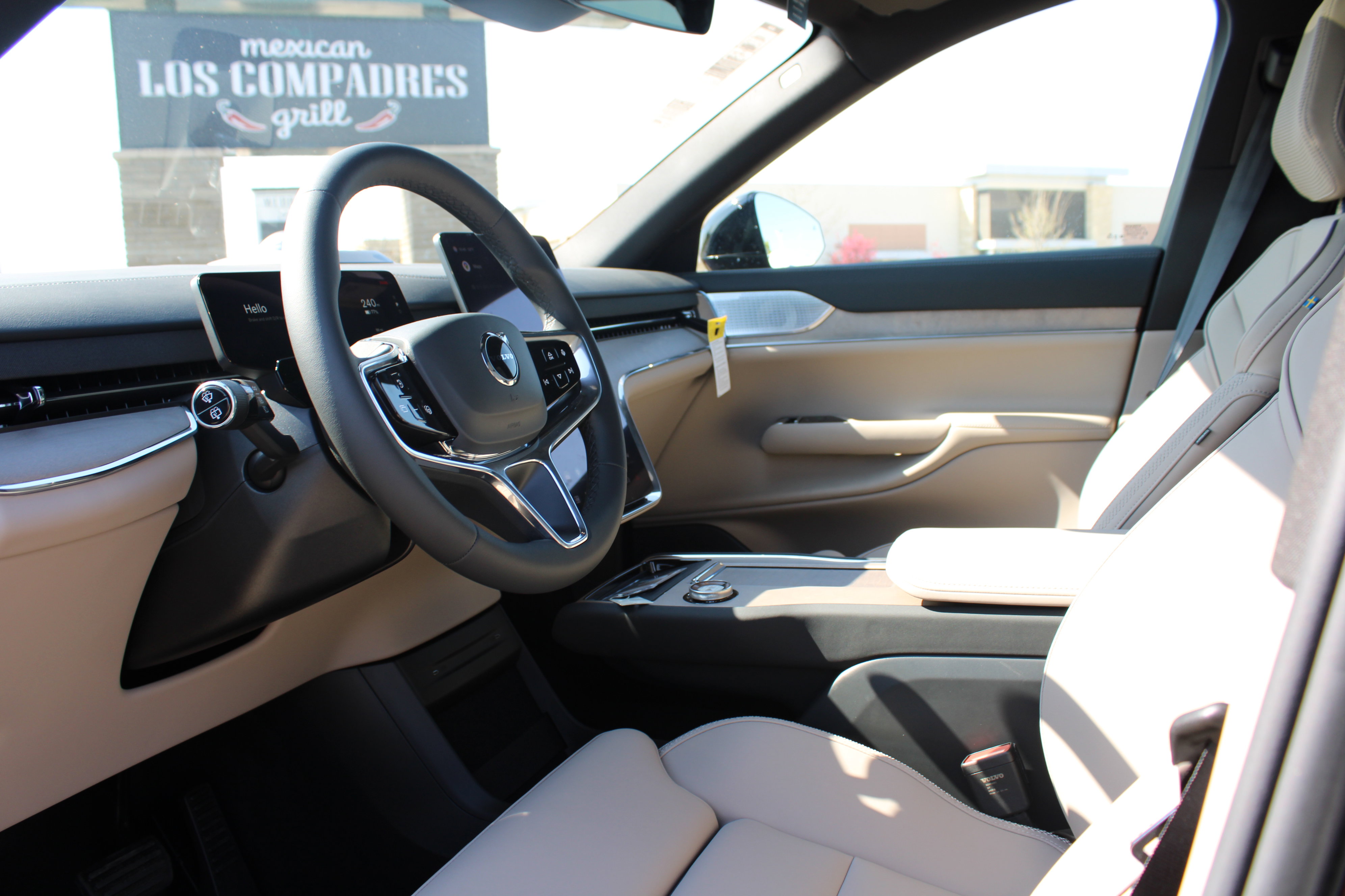 New 2025 Volvo EX90 Ultra image 10