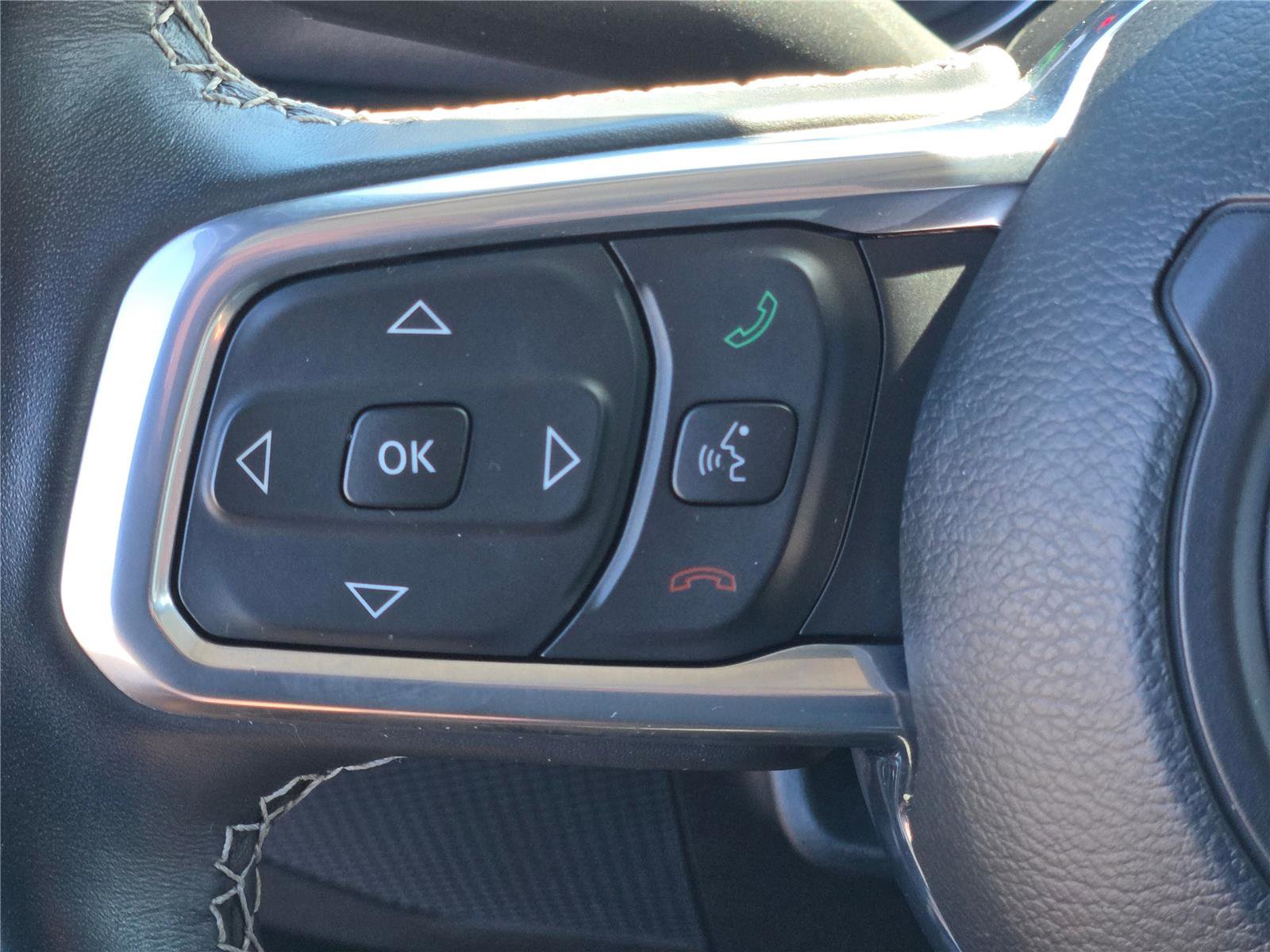 Certified 2023 Jeep Wrangler Sahara w/ Cold Weather Group image 33