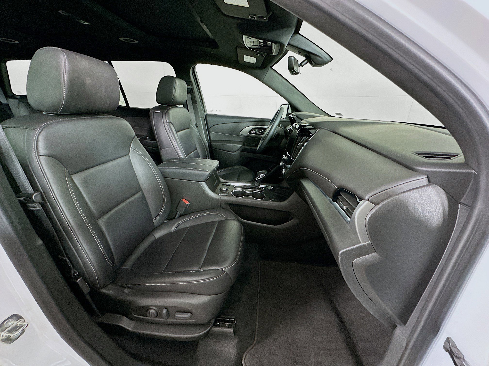 Used 2023 Chevrolet Traverse LT w/ LT Premium Package image 34