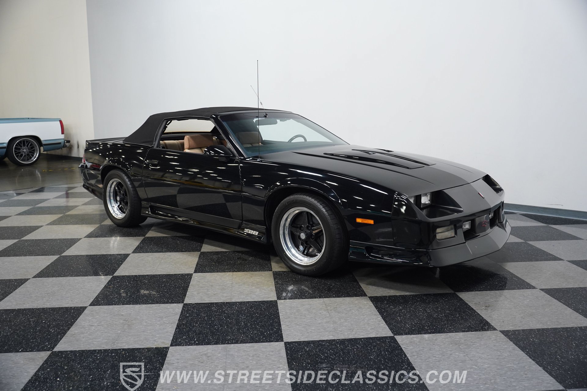 Used 1991 Chevrolet Camaro Z28 RWD image 18