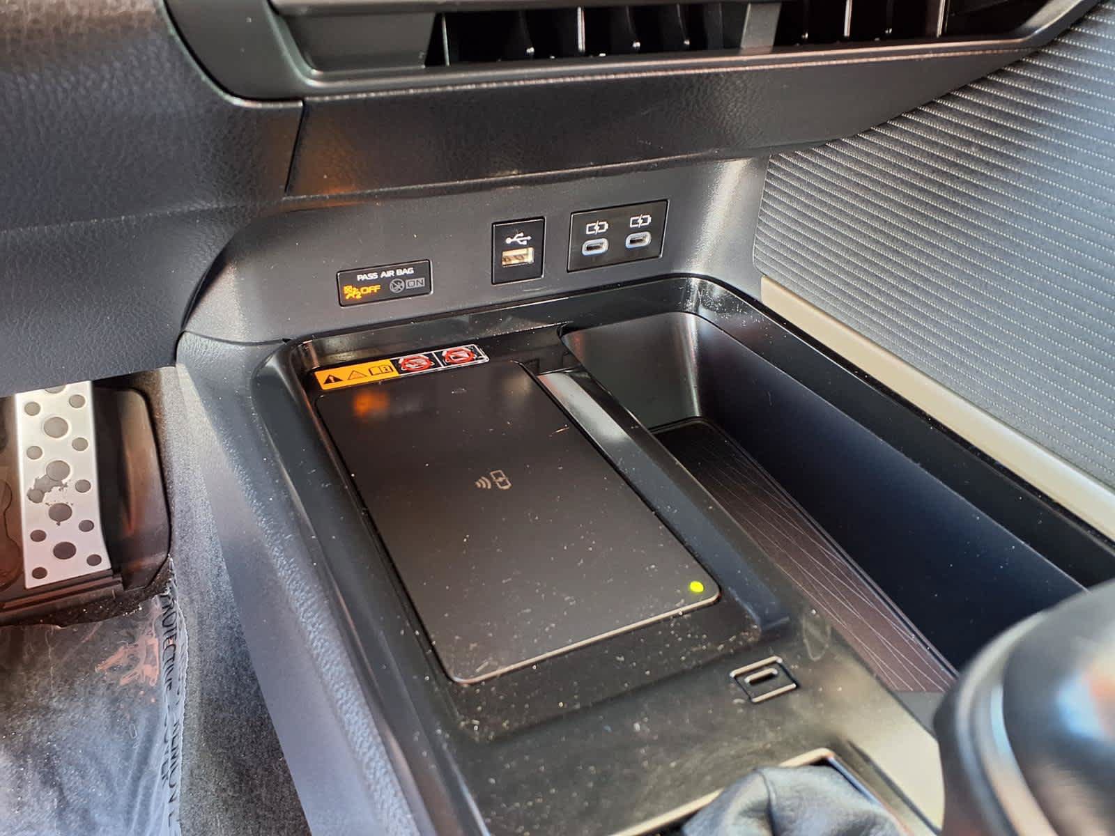 Used 2025 Toyota Camry SE FWD image 24